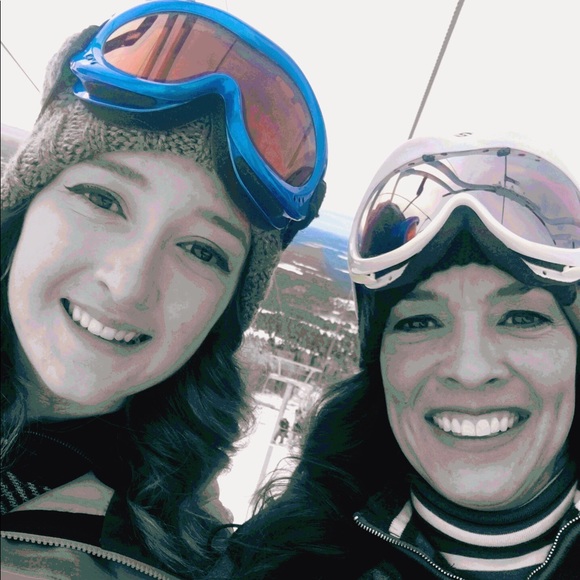 Meet your Posher, Karen - Picture 3 of 5